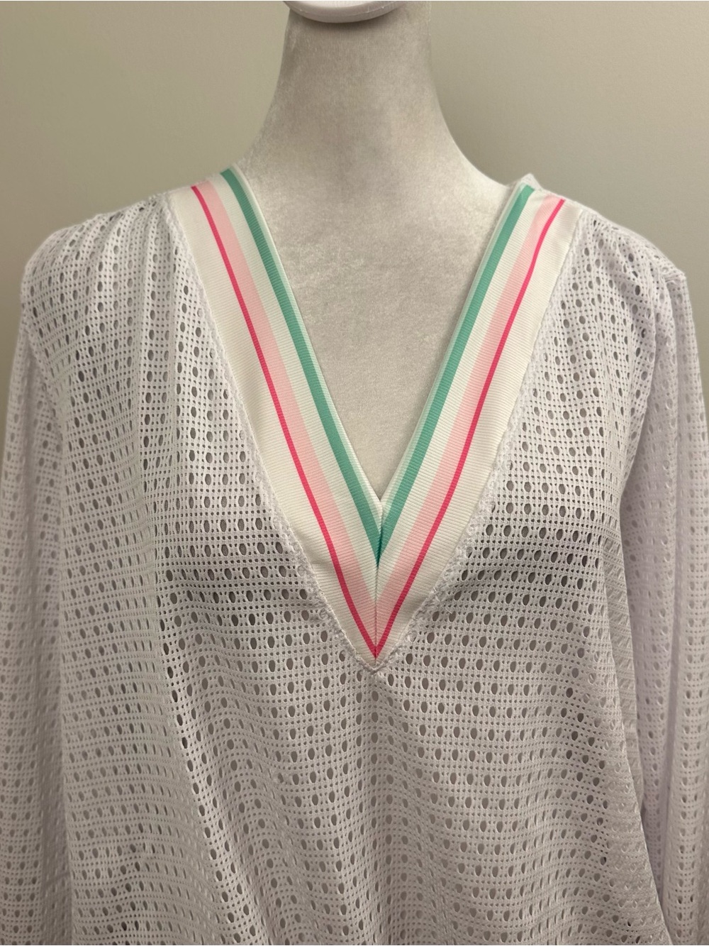 Lucky in Love White Open-Knit V-Neck Pullover with Pink & Green Trim M - Picture 2 of 4